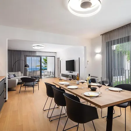 Paoma Lux 아파트