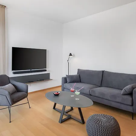 Paoma Lux