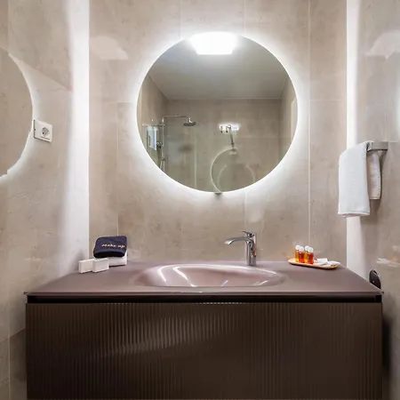 Paoma Lux Podstrana