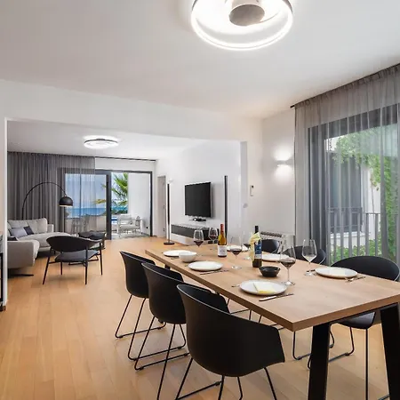 Paoma Lux